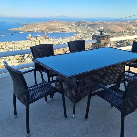 Uppolis με θέα τα νησιά Semesterbostad Ano Syros