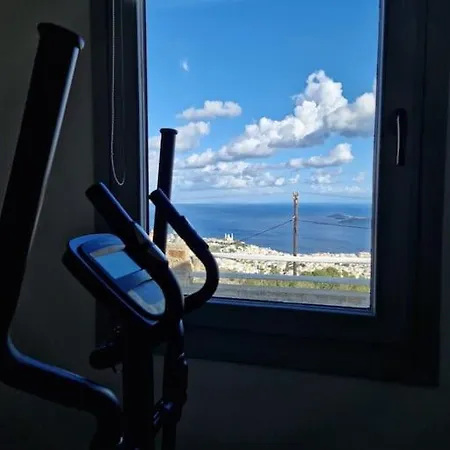 Uppolis με θέα τα νησιά Casa de Férias Ano Syros