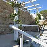 بيت للعطل Uppolis με θέα τα νησιά انو سيروس