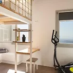 Uppolis με θέα τα νησιά انو سيروس