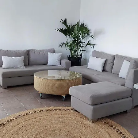 בית נופש Uppolis με θέα τα νησιά אנו סירוס