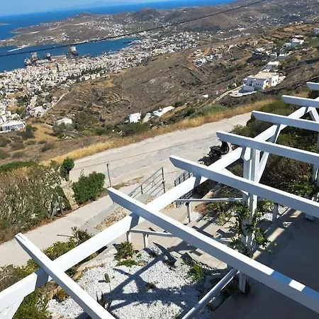 Holiday home Uppolis με θέα τα νησιά Ano Syros