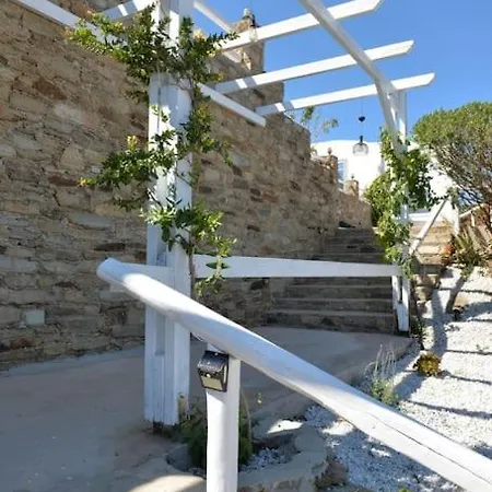 Feriehus Uppolis με θέα τα νησιά Ano Syros