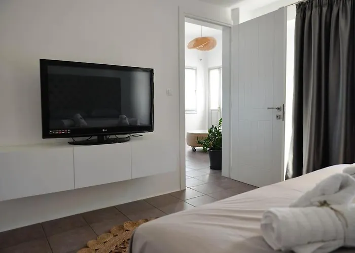 Holiday home Uppolis με θέα τα νησιά Ano Syros