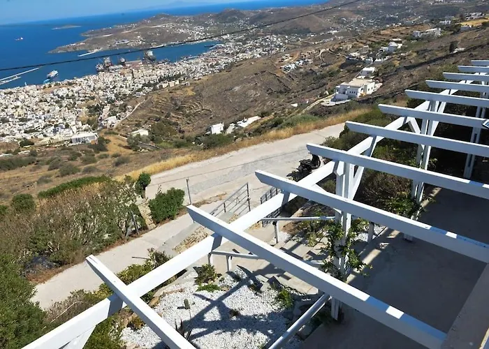 Holiday home Uppolis με θέα τα νησιά Ano Syros