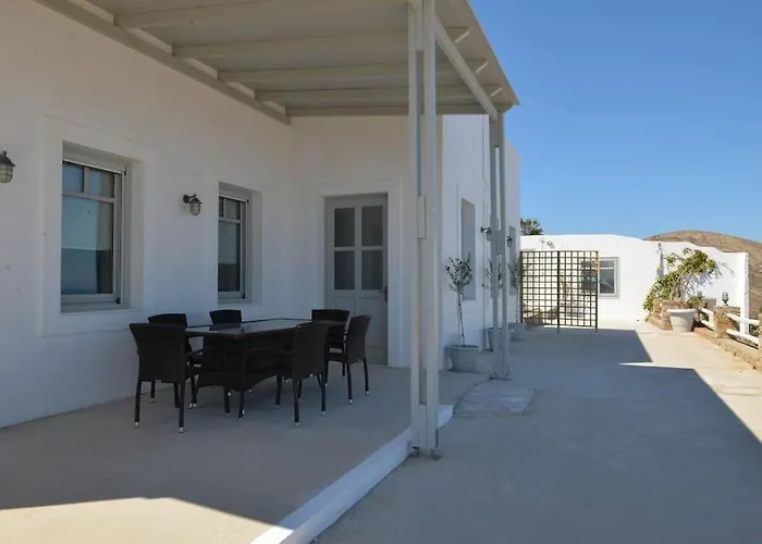 Uppolis με θέα τα νησιά Сasa de vacaciones Ano Syros