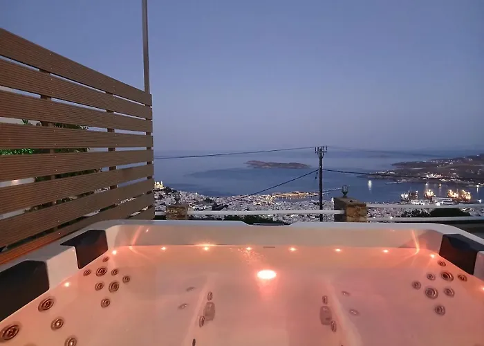 Uppolis με θέα τα νησιά Ano Syros